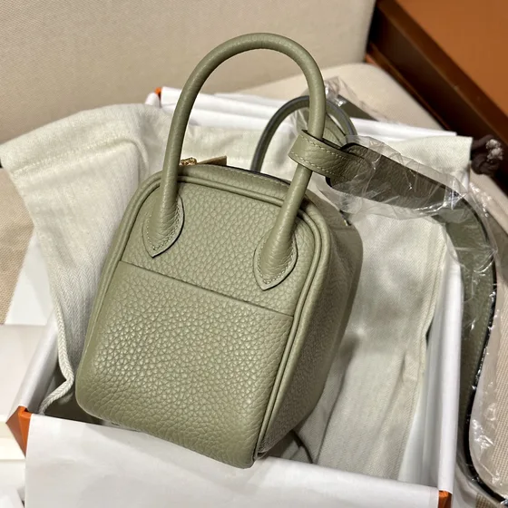 Hermes Lindy Mini Sage สีเขียว Shoulder Bag