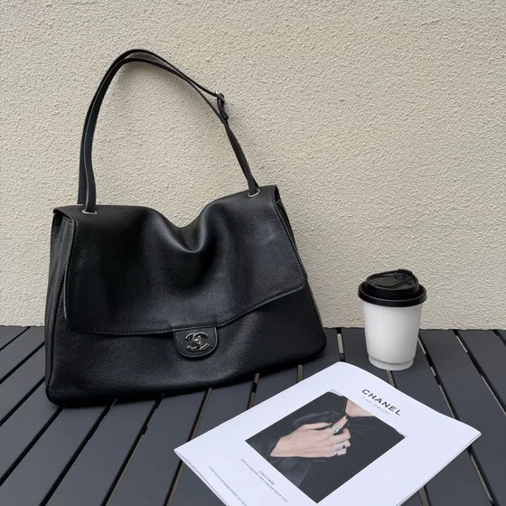 Chanel Jumbo Xl Flap Travel Bag Schwarz Schultertasche