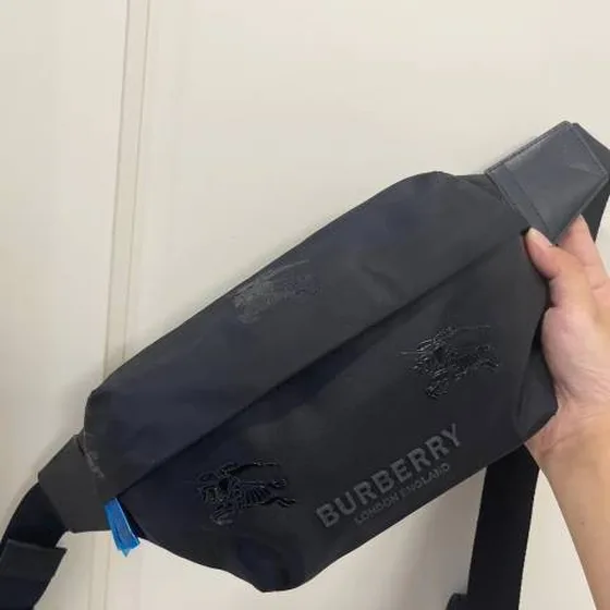 Burberry Black 31x7 5x16cm crossbody