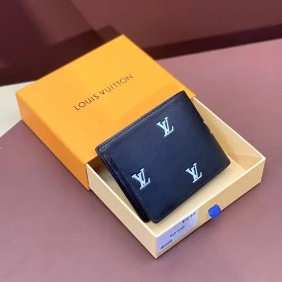 Louis Vuitton M61695 Black 9cm everyday