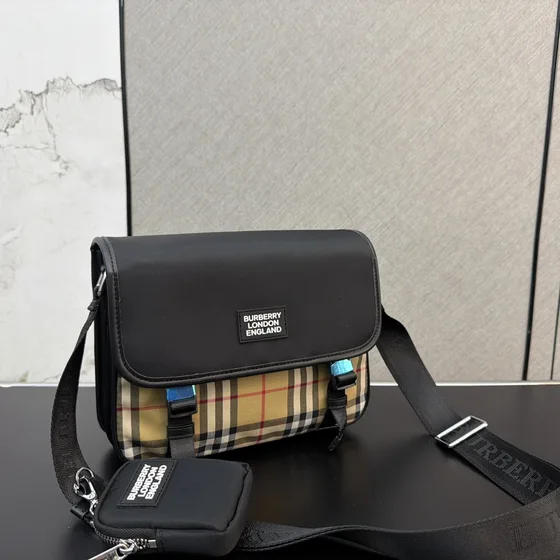 Burberry Vintage Check Crossbody Bag Hitam/Beige Check Crossbody