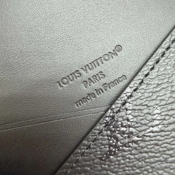 Louis Vuitton M26733 Negro Card Holder