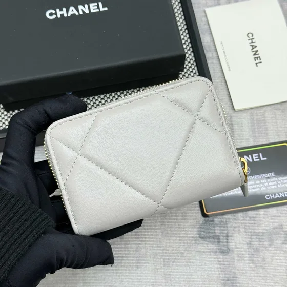 Chanel 19 Zipped Coin Purse สีเทา Card Holder