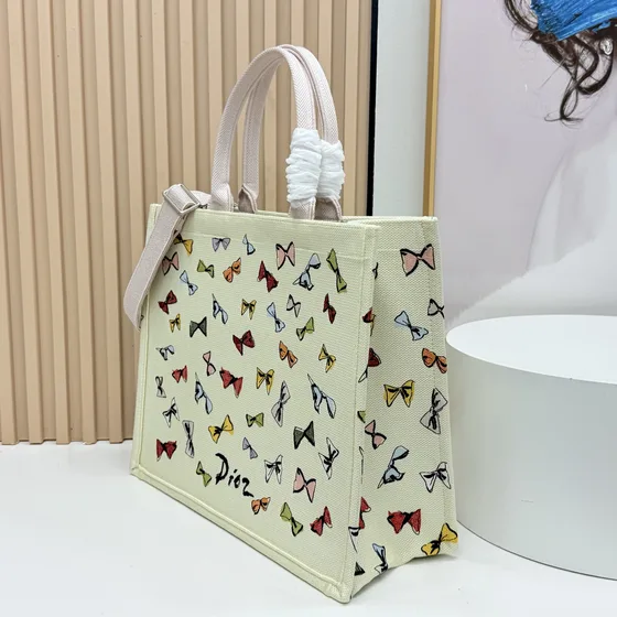 Dior Book Tote Ivory Multiwarna Tote Bag