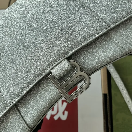 Balenciaga Triangle Etui Silber Crossbody