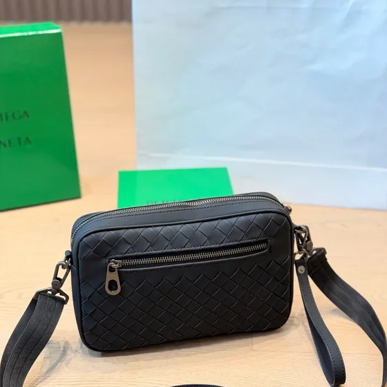 Bottega Veneta Intrecciato Nylon Budveske Sort Crossbody