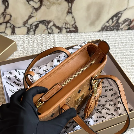 MCM Aren Mini Shopper Tote Cognac Shoppertasketur