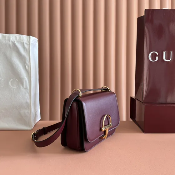 Gucci Gucci Softbit Shoulder Bag สีเบอร์กันดี Shoulder Bag