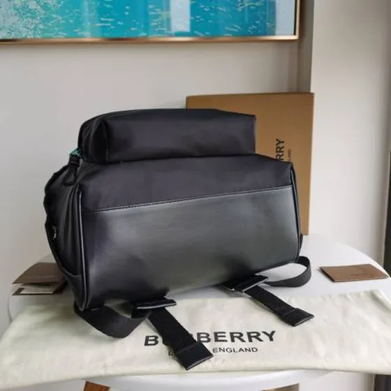 Burberry أسود everyday