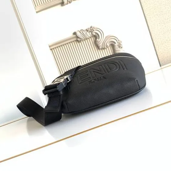 Fendi Sort everyday