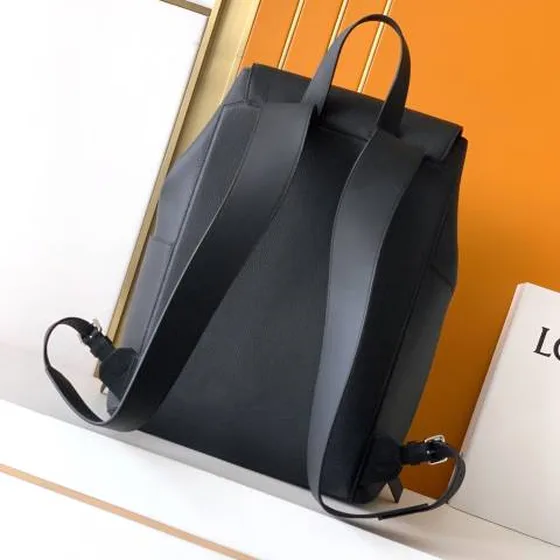 Loewe Goya Hitam 33x44x17 everyday