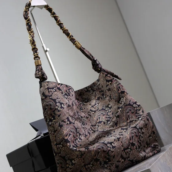YSL Unknown สีน้ำตาล Hobo