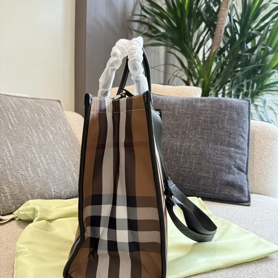 Burberry Check Tote Birch Brun Check Kass