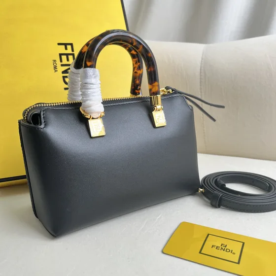 Fendi By The Way Mini Schwarz Henkel