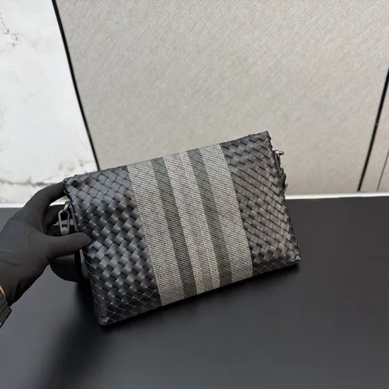 Bottega Veneta Intrecciato Webbing Stripe Crossbody Riñonera Negro/Gris Crossbody
