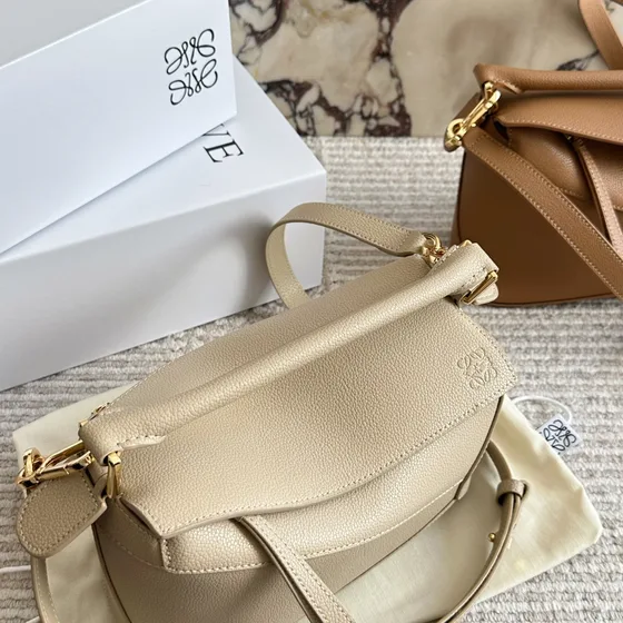 Loewe Puzzle Edge Bag Light Oat Top Handle