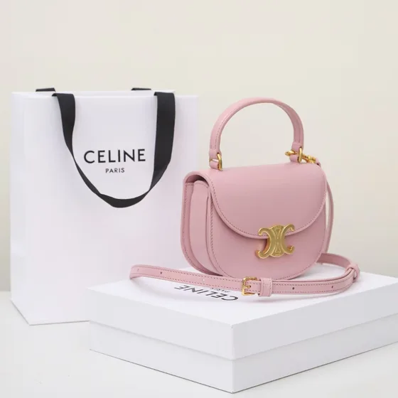 Celine Triomphe Mini Besace Clea Roze Bovenhandgreep
