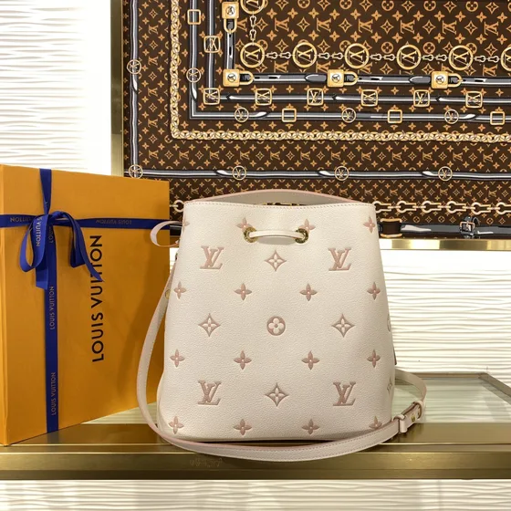 Louis Vuitton Néonoé Crema/Beige Bolso bandolera
