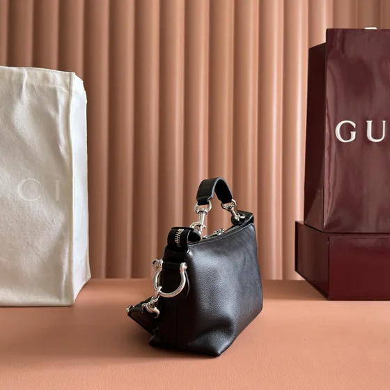 Gucci Gucci Horsebit Chain Medium Skuldertaske Sort Tophåndtag