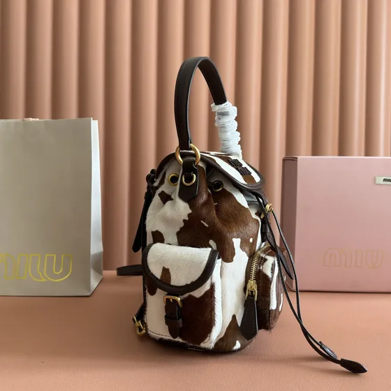 Miu Miu Calf Hair Printed Pocket Mochila Marrom And Branco Cow Print Mochila