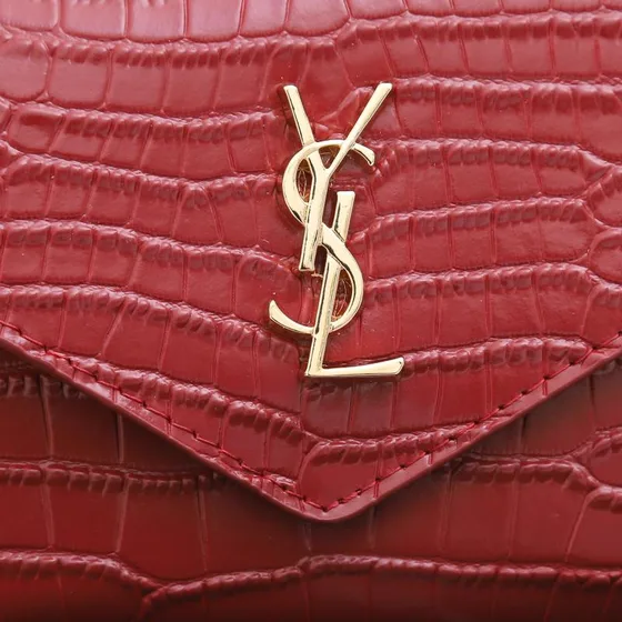 YSL Cassandre Matelassé Crocodile-Embossed Envelope Portemonnee Rood Portemonnee