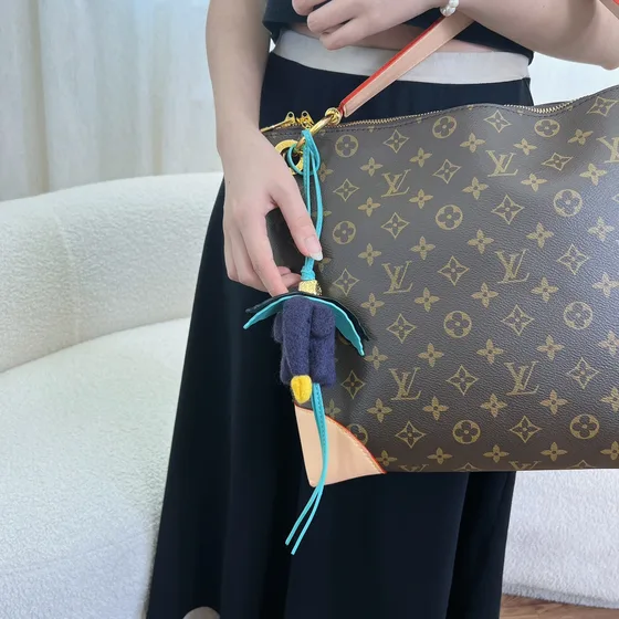 Loewe Felt Bird Charm Dark Ungu/Hijau/Kuning/Emas Pouch