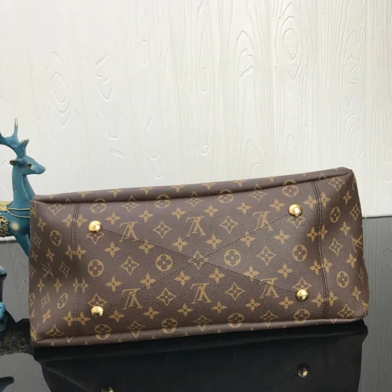 Louis Vuitton Artsy Monogram Brun Hobo