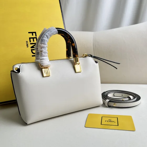 Fendi By The Way Mini Weiß Henkel