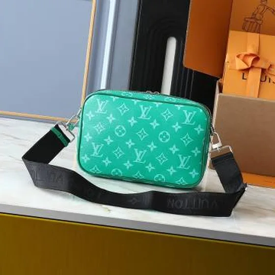 Louis Vuitton Camera bag Green Monogram crossbody
