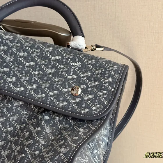 Goyard Saint Léger Backpack สีเทา Backpack