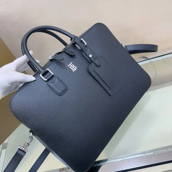 Burberry Aktväska Svart grained kalvläder business