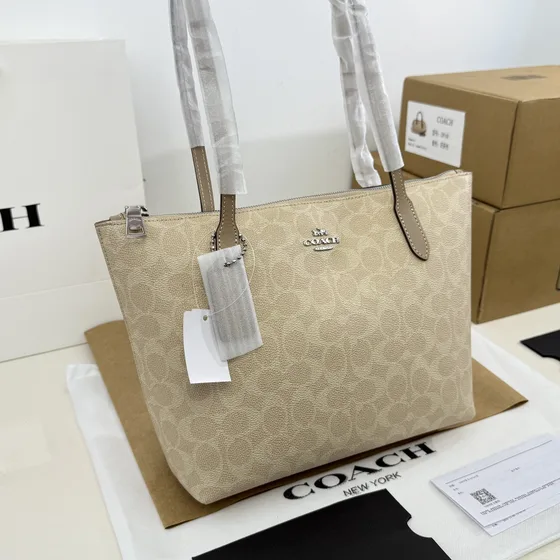 Coach Zip Top Tote In Signature Duk Light Khaki/Chalk Kass
