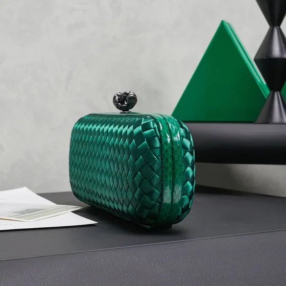 Bottega Veneta Intreccio Satin Knot Clutch Emerald Grønn Clutch