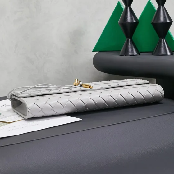 Bottega Veneta Long Клатч With Handle Light Gray Клатч