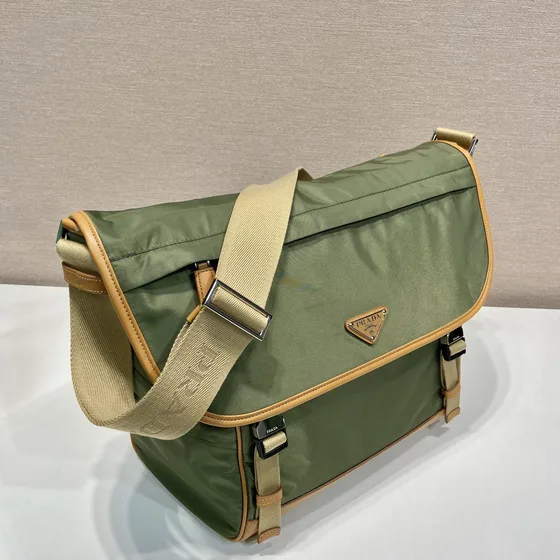 Prada Re-Nylon And Saffiano Leder Schultertasche Grün Crossbody