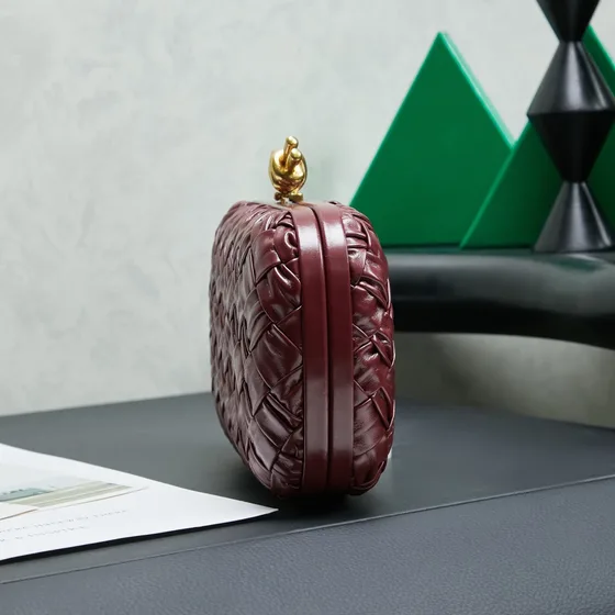 Bottega Veneta Intreccio Knot Riñonera Borgoña Riñonera