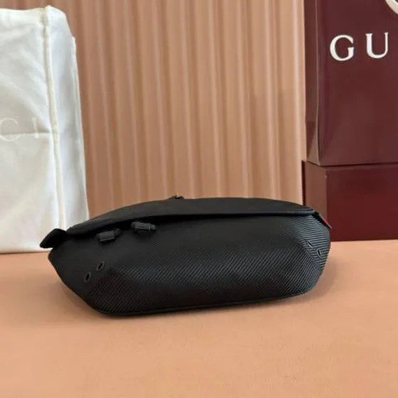 Gucci Zwart GG Supreme crossbody