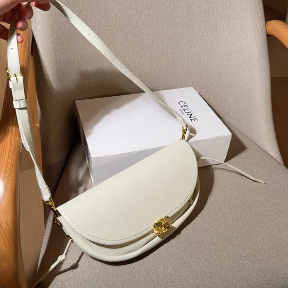 Celine Triomphe Besace Clea أبيض Shoulder Bag