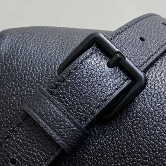 Louis Vuitton Keepall Bandouli re 35 Hitam 35 travel