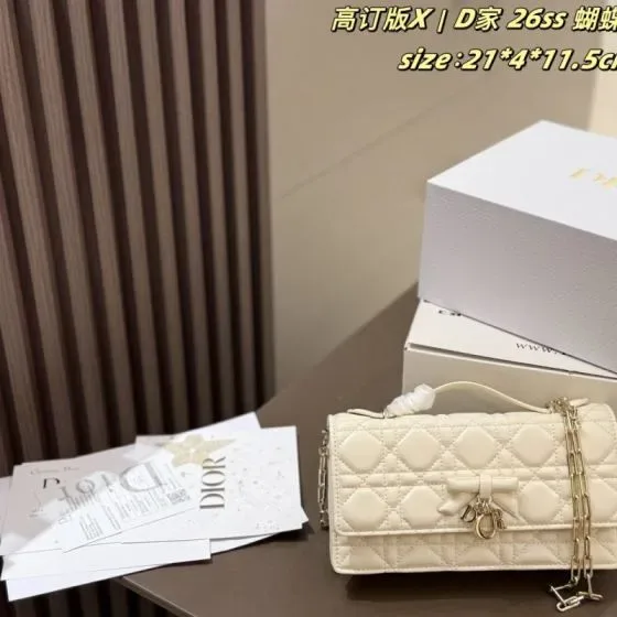 Dior 26Ss Butterfly Pouch With Chain White 21 4 11 5cm Crossbody