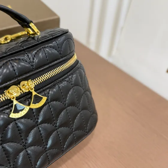 Bvlgari Serpenti Cabochon Vanity Case Schwarz Henkel