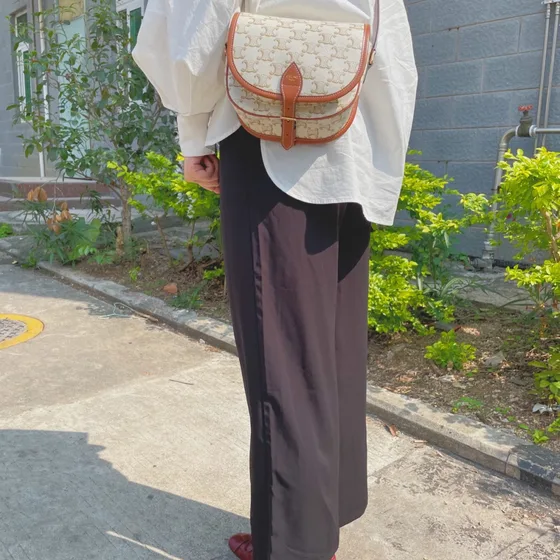 Celine Triomphe Lerret Medium Folco Bag Hvit/Tan Crossbody