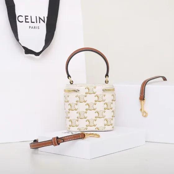 Celine Triomphe Mini Vanity Case สีขาว Vanity