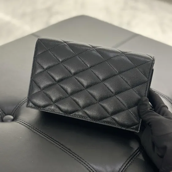YSL Cassandre Matelassé Envelope Cartera Negro Cartera
