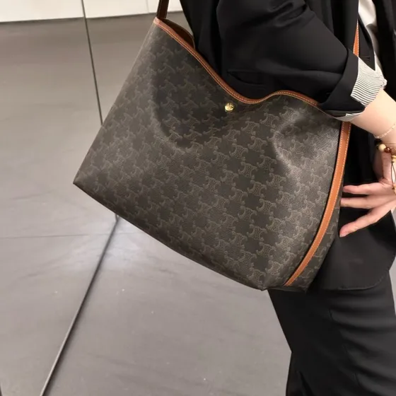 Celine Bucket Maillon Triomphe Dark Brown Shoulder Bag