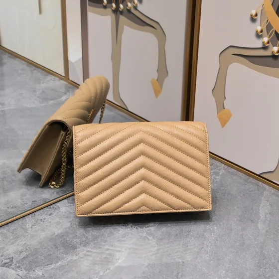 YSL Cassandre Envelope Chain Brieftasche Beige Woc