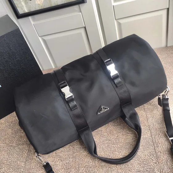 Prada Re-Nylon Travel Duffel Bag Zwart Bovenhandgreep