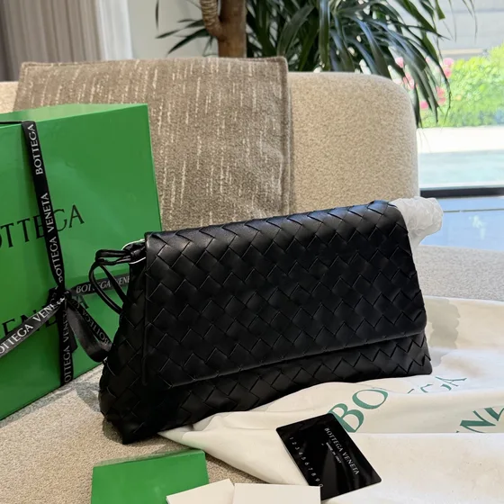 Bottega Veneta The Horizontal Fold Black Shoulder Bag