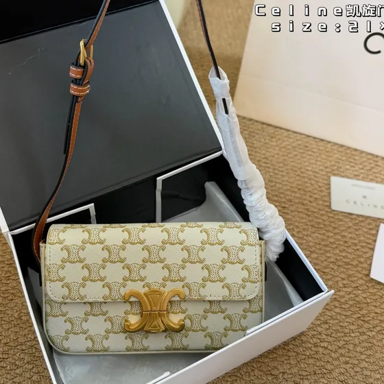 Celine Triomphe أسود/أبيض Shoulder Bag