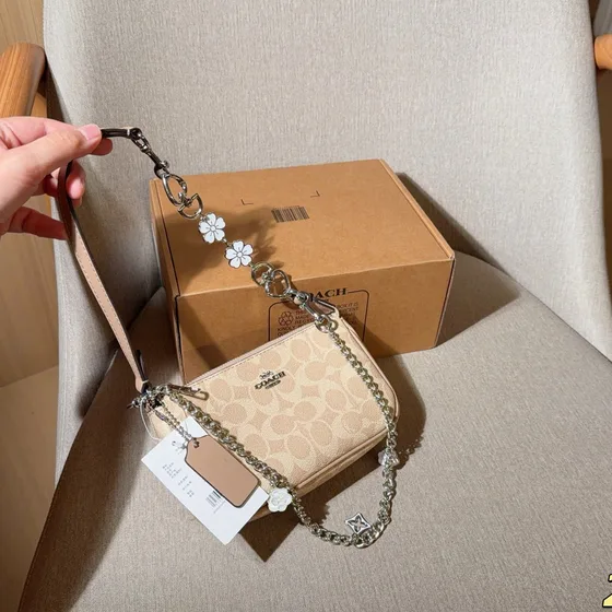 Coach Nolita 19 In Signature Парусина Sand/Бежевый 19cm Woc